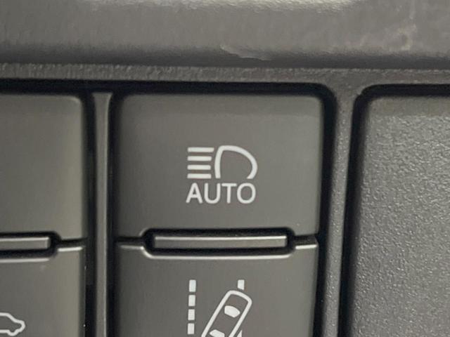 ヴォクシー ＺＳ　煌ＩＩＩ　両側電動スライドドア　純正９型ナビ　バックカメラ　セーフティセンス　禁煙車　ハーフレザーシート　ビルトインＥＴＣ　前後ドラレコ　ＬＥＤヘッド／フォグ　リアオートエアコン　クルコン　純正１６インチＡＷ（34枚目）