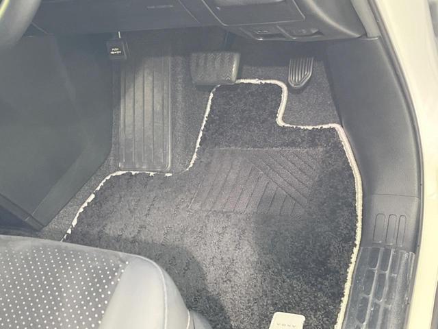 ヴォクシー ＺＳ　煌ＩＩＩ　両側電動スライドドア　純正９型ナビ　バックカメラ　セーフティセンス　禁煙車　ハーフレザーシート　ビルトインＥＴＣ　前後ドラレコ　ＬＥＤヘッド／フォグ　リアオートエアコン　クルコン　純正１６インチＡＷ（43枚目）