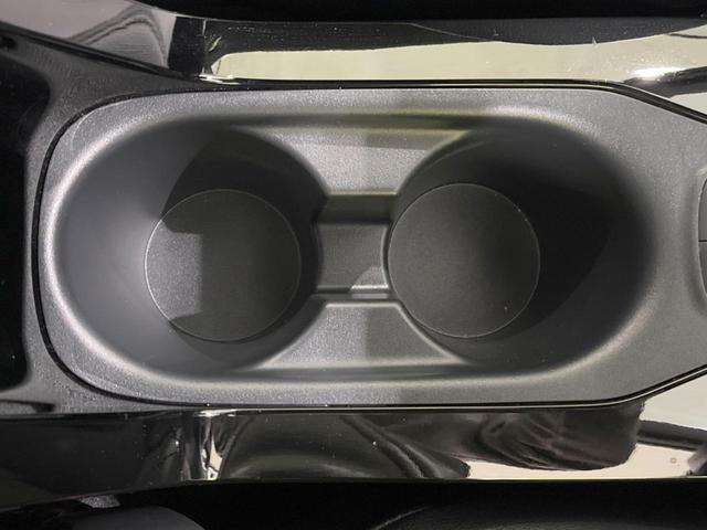 カローラクロス ハイブリッド Z ガラスルーフ トヨタチームメイト 禁煙車 純正10.5型ナビ付DA 全周囲カメラ セーフティセンス ブラインドスポット レーダークルーズ 100V電源 ワイヤレス充電 ハーフレザーシート ETC2.0(49枚目)