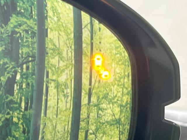 ヴェゼル ｅ：ＨＥＶ　Ｚ　登録済未使用車　メーカー９型ナビ　全周囲カメラ　プレミアムオーディオ　ホンダセンシング　アダプティブクルーズ　ＥＴＣ２．０　フルセグ　ワイヤレス充電　ハーフレザーシート　ハンズフリーパワーバックドア（6枚目）