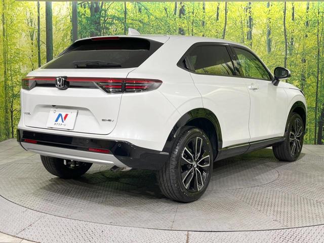 ヴェゼル ｅ：ＨＥＶ　Ｚ　登録済未使用車　メーカー９型ナビ　全周囲カメラ　プレミアムオーディオ　ホンダセンシング　アダプティブクルーズ　ＥＴＣ２．０　フルセグ　ワイヤレス充電　ハーフレザーシート　ハンズフリーパワーバックドア（17枚目）