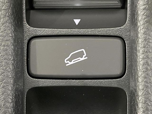 ヴェゼル ｅ：ＨＥＶ　Ｚ　登録済未使用車　メーカー９型ナビ　全周囲カメラ　プレミアムオーディオ　ホンダセンシング　アダプティブクルーズ　ＥＴＣ２．０　フルセグ　ワイヤレス充電　ハーフレザーシート　ハンズフリーパワーバックドア（24枚目）