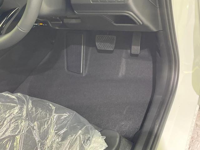 ヴェゼル ｅ：ＨＥＶ　Ｚ　登録済未使用車　メーカー９型ナビ　全周囲カメラ　プレミアムオーディオ　ホンダセンシング　アダプティブクルーズ　ＥＴＣ２．０　フルセグ　ワイヤレス充電　ハーフレザーシート　ハンズフリーパワーバックドア（47枚目）