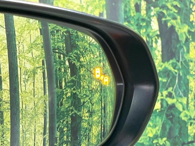 ＲＸ ＲＸ４５０ｈ　Ｆスポーツ　４ＷＤ　ムーンルーフ　メーカー１２．３型ＳＤナビ　全周囲カメラ　ＢＳＭ　シートエアコン　全席シートヒーター　全席パワーシート　セーフティシステムプラス　禁煙車　電動リアゲート　赤革シート　置くだけ充電（6枚目）