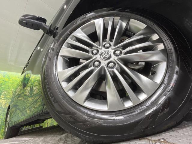 【純正１８インチアルミホイール】外観にマッチした純正アルミホイールを装着しております。各種社外アルミホイールや、スタッドレスタイヤも取扱いしております。是非ご相談ください♪