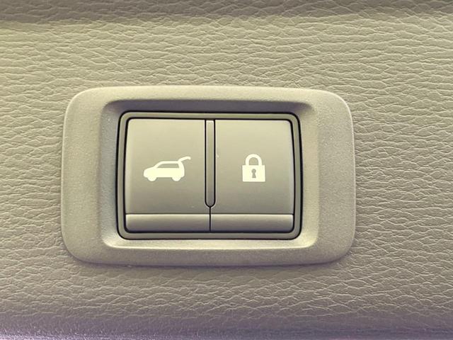 アウトランダーPHEV P パノラマサンルーフ メーカー9型ナビ 全周囲カメラ BOSEサウンド ルーフレール 100V電源 マイパイロット eアシスト 禁煙車 電動リアゲート レザーシート コーナーセンサー LEDヘッド(7枚目)