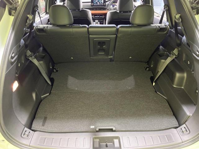 アウトランダーPHEV P パノラマサンルーフ メーカー9型ナビ 全周囲カメラ BOSEサウンド ルーフレール 100V電源 マイパイロット eアシスト 禁煙車 電動リアゲート レザーシート コーナーセンサー LEDヘッド(11枚目)
