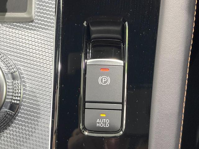 アウトランダーPHEV P パノラマサンルーフ メーカー9型ナビ 全周囲カメラ BOSEサウンド ルーフレール 100V電源 マイパイロット eアシスト 禁煙車 電動リアゲート レザーシート コーナーセンサー LEDヘッド(27枚目)