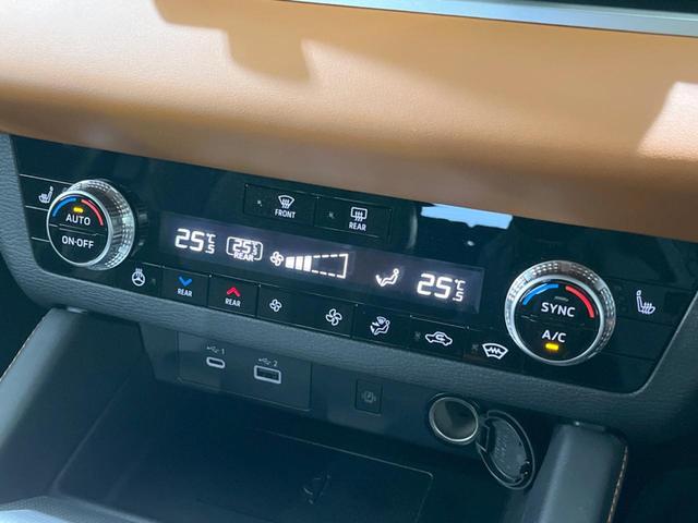 アウトランダーPHEV P パノラマサンルーフ メーカー9型ナビ 全周囲カメラ BOSEサウンド ルーフレール 100V電源 マイパイロット eアシスト 禁煙車 電動リアゲート レザーシート コーナーセンサー LEDヘッド(29枚目)