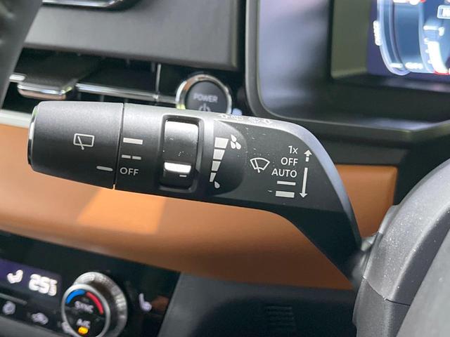 アウトランダーPHEV P パノラマサンルーフ メーカー9型ナビ 全周囲カメラ BOSEサウンド ルーフレール 100V電源 マイパイロット eアシスト 禁煙車 電動リアゲート レザーシート コーナーセンサー LEDヘッド(32枚目)