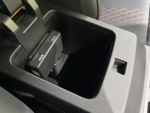 アウトランダーPHEV P パノラマサンルーフ メーカー9型ナビ 全周囲カメラ BOSEサウンド ルーフレール 100V電源 マイパイロット eアシスト 禁煙車 電動リアゲート レザーシート コーナーセンサー LEDヘッド(52枚目)