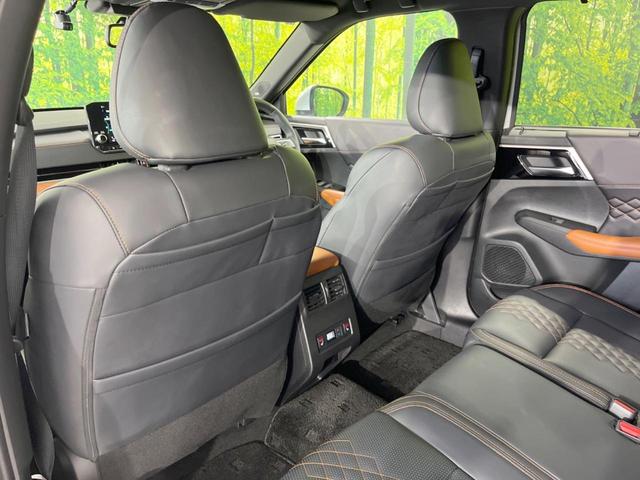 アウトランダーPHEV P パノラマサンルーフ メーカー9型ナビ 全周囲カメラ BOSEサウンド ルーフレール 100V電源 マイパイロット eアシスト 禁煙車 電動リアゲート レザーシート コーナーセンサー LEDヘッド(61枚目)