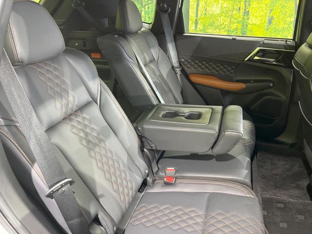 アウトランダーPHEV P パノラマサンルーフ メーカー9型ナビ 全周囲カメラ BOSEサウンド ルーフレール 100V電源 マイパイロット eアシスト 禁煙車 電動リアゲート レザーシート コーナーセンサー LEDヘッド(62枚目)