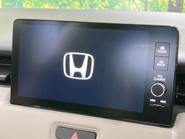 ヴェゼル ｅ：ＨＥＶ　ＰＬａＹ　パノラマルーフ　メーカー９型ナビ　バックカメラ　ホンダセンシング　ＢＳＭ　禁煙　電動リアゲート　ハーフレザーシート　デジタルインナーミラー　コーナーセンサー　シートヒーター　置くだけ充電　ＬＥＤヘッド（4枚目）