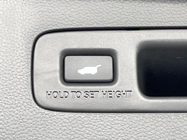 ヴェゼル ｅ：ＨＥＶ　ＰＬａＹ　パノラマルーフ　メーカー９型ナビ　バックカメラ　ホンダセンシング　ＢＳＭ　禁煙　電動リアゲート　ハーフレザーシート　デジタルインナーミラー　コーナーセンサー　シートヒーター　置くだけ充電　ＬＥＤヘッド（7枚目）