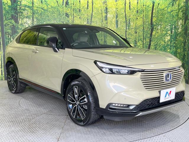 ヴェゼル ｅ：ＨＥＶ　ＰＬａＹ　パノラマルーフ　メーカー９型ナビ　バックカメラ　ホンダセンシング　ＢＳＭ　禁煙　電動リアゲート　ハーフレザーシート　デジタルインナーミラー　コーナーセンサー　シートヒーター　置くだけ充電　ＬＥＤヘッド（16枚目）