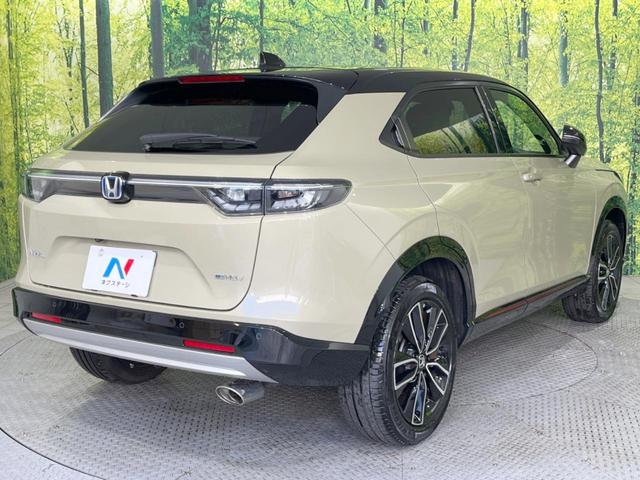 ヴェゼル ｅ：ＨＥＶ　ＰＬａＹ　パノラマルーフ　メーカー９型ナビ　バックカメラ　ホンダセンシング　ＢＳＭ　禁煙　電動リアゲート　ハーフレザーシート　デジタルインナーミラー　コーナーセンサー　シートヒーター　置くだけ充電　ＬＥＤヘッド（17枚目）