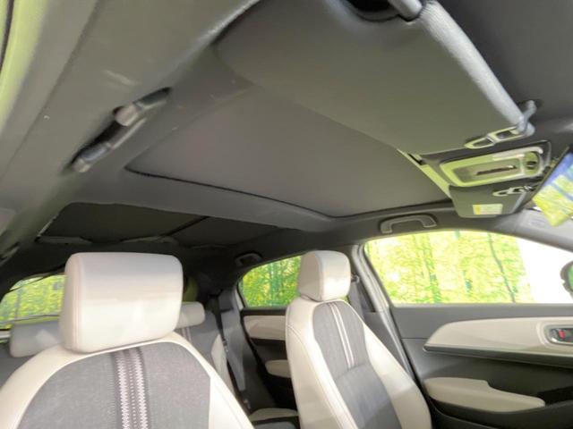 ヴェゼル ｅ：ＨＥＶ　ＰＬａＹ　パノラマルーフ　メーカー９型ナビ　バックカメラ　ホンダセンシング　ＢＳＭ　禁煙　電動リアゲート　ハーフレザーシート　デジタルインナーミラー　コーナーセンサー　シートヒーター　置くだけ充電　ＬＥＤヘッド（27枚目）