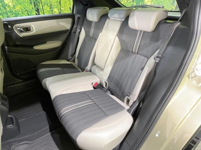 ヴェゼル ｅ：ＨＥＶ　ＰＬａＹ　パノラマルーフ　メーカー９型ナビ　バックカメラ　ホンダセンシング　ＢＳＭ　禁煙　電動リアゲート　ハーフレザーシート　デジタルインナーミラー　コーナーセンサー　シートヒーター　置くだけ充電　ＬＥＤヘッド（29枚目）