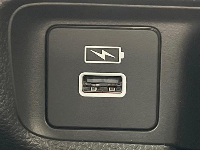 ヴェゼル ｅ：ＨＥＶ　ＰＬａＹ　パノラマルーフ　メーカー９型ナビ　バックカメラ　ホンダセンシング　ＢＳＭ　禁煙　電動リアゲート　ハーフレザーシート　デジタルインナーミラー　コーナーセンサー　シートヒーター　置くだけ充電　ＬＥＤヘッド（37枚目）