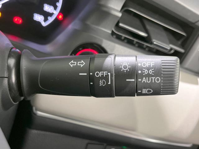 ヴェゼル ｅ：ＨＥＶ　ＰＬａＹ　パノラマルーフ　メーカー９型ナビ　バックカメラ　ホンダセンシング　ＢＳＭ　禁煙　電動リアゲート　ハーフレザーシート　デジタルインナーミラー　コーナーセンサー　シートヒーター　置くだけ充電　ＬＥＤヘッド（47枚目）