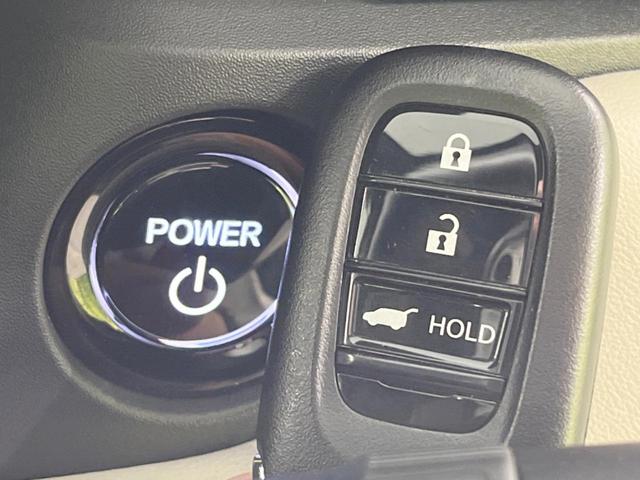 ヴェゼル ｅ：ＨＥＶ　ＰＬａＹ　パノラマルーフ　メーカー９型ナビ　バックカメラ　ホンダセンシング　ＢＳＭ　禁煙　電動リアゲート　ハーフレザーシート　デジタルインナーミラー　コーナーセンサー　シートヒーター　置くだけ充電　ＬＥＤヘッド（50枚目）