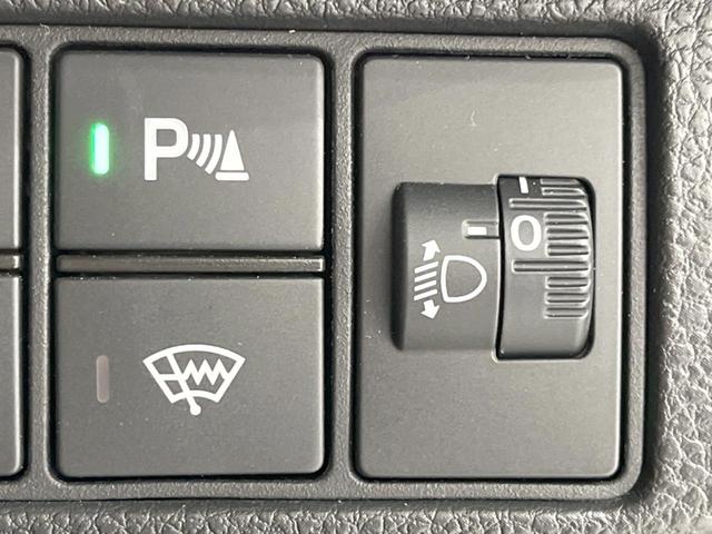 ヴェゼル ｅ：ＨＥＶ　ＰＬａＹ　パノラマルーフ　メーカー９型ナビ　バックカメラ　ホンダセンシング　ＢＳＭ　禁煙　電動リアゲート　ハーフレザーシート　デジタルインナーミラー　コーナーセンサー　シートヒーター　置くだけ充電　ＬＥＤヘッド（53枚目）