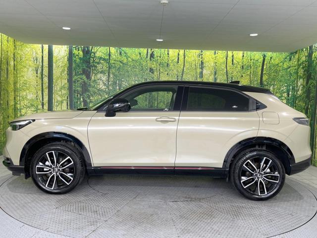 ヴェゼル ｅ：ＨＥＶ　ＰＬａＹ　パノラマルーフ　メーカー９型ナビ　バックカメラ　ホンダセンシング　ＢＳＭ　禁煙　電動リアゲート　ハーフレザーシート　デジタルインナーミラー　コーナーセンサー　シートヒーター　置くだけ充電　ＬＥＤヘッド（62枚目）