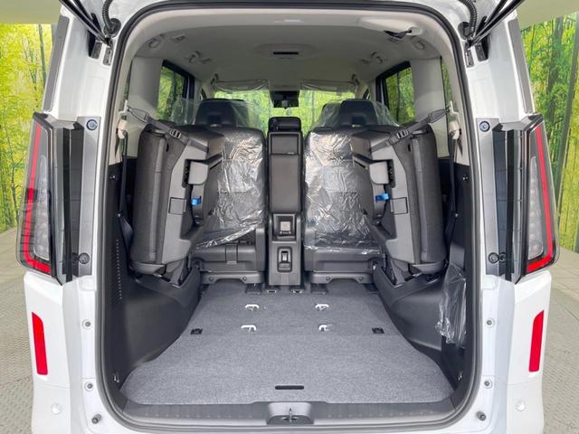 セレナ e-パワー ハイウェイスターV 登録済未使用車 メーカー12.3型ナビ 全周囲カメラ プロパイロット エマージェンシーブレーキ デジタルインナーミラー BSM コーナーセンサー LEDヘッド/フォグ ワイヤレス充電 ETC2.0(11枚目)