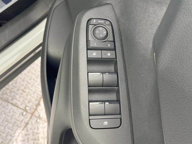 ヤリスクロス Ｚ　メーカー８型ナビ付ＤＡ　全周囲カメラ　セーフティセンス　禁煙車　ＢＳＭ　ハーフレザーシート　パワーシート　シートヒーター　ドラレコ　コーナーセンサー　スマートキー　ＬＥＤヘッド　純正１８インチＡＷ（32枚目）