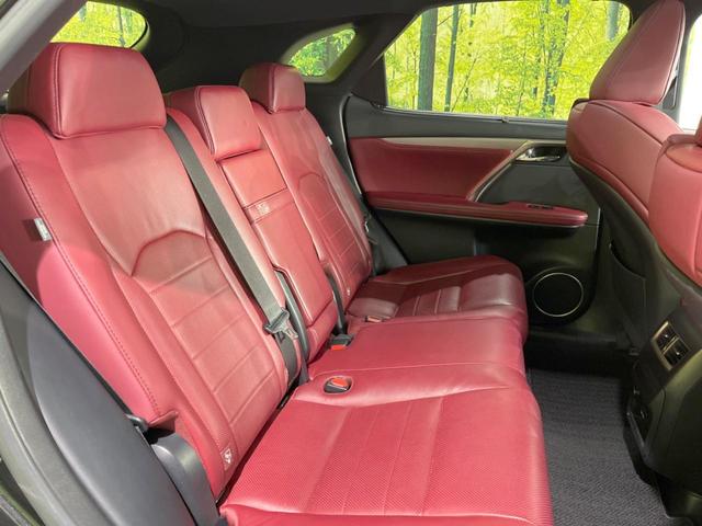 ＲＸ ＲＸ２００ｔ　Ｆスポーツ　パノラマルーフ　禁煙車　純正１２．３型ナビ　全周囲カメラ　ターボ　セーフティシステム　クリアランスソナー　ブラインドスポット　レーダークルーズ　革シート　プレミアムサウンド　ルーフレール　ＥＴＣ２．０（9枚目）