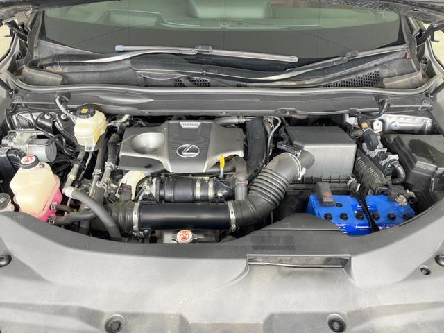 ＲＸ ＲＸ２００ｔ　Ｆスポーツ　パノラマルーフ　禁煙車　純正１２．３型ナビ　全周囲カメラ　ターボ　セーフティシステム　クリアランスソナー　ブラインドスポット　レーダークルーズ　革シート　プレミアムサウンド　ルーフレール　ＥＴＣ２．０（18枚目）