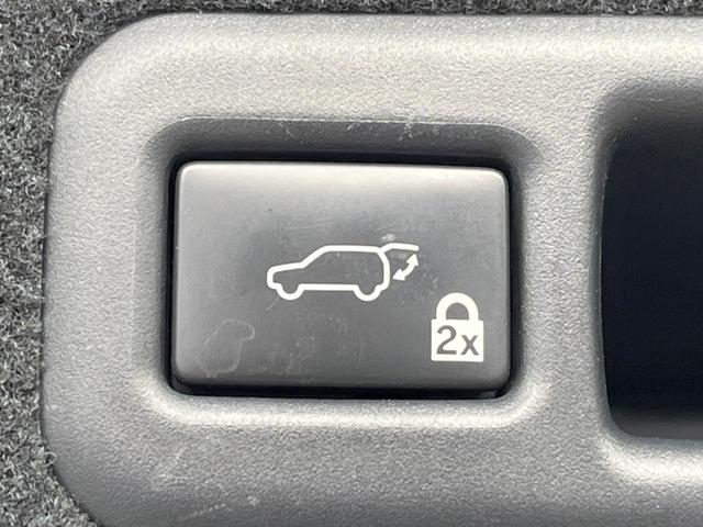 ＲＸ ＲＸ２００ｔ　Ｆスポーツ　パノラマルーフ　禁煙車　純正１２．３型ナビ　全周囲カメラ　ターボ　セーフティシステム　クリアランスソナー　ブラインドスポット　レーダークルーズ　革シート　プレミアムサウンド　ルーフレール　ＥＴＣ２．０（31枚目）