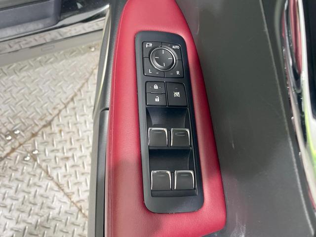 ＲＸ ＲＸ２００ｔ　Ｆスポーツ　パノラマルーフ　禁煙車　純正１２．３型ナビ　全周囲カメラ　ターボ　セーフティシステム　クリアランスソナー　ブラインドスポット　レーダークルーズ　革シート　プレミアムサウンド　ルーフレール　ＥＴＣ２．０（32枚目）