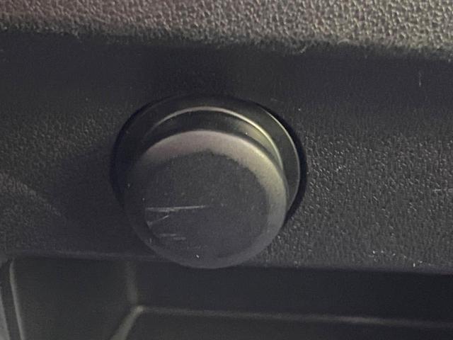 ＲＸ ＲＸ２００ｔ　Ｆスポーツ　パノラマルーフ　禁煙車　純正１２．３型ナビ　全周囲カメラ　ターボ　セーフティシステム　クリアランスソナー　ブラインドスポット　レーダークルーズ　革シート　プレミアムサウンド　ルーフレール　ＥＴＣ２．０（62枚目）