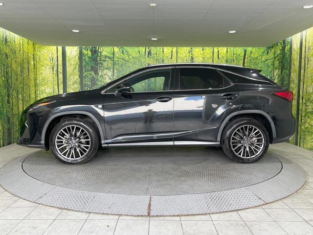 ＲＸ ＲＸ２００ｔ　Ｆスポーツ　パノラマルーフ　禁煙車　純正１２．３型ナビ　全周囲カメラ　ターボ　セーフティシステム　クリアランスソナー　ブラインドスポット　レーダークルーズ　革シート　プレミアムサウンド　ルーフレール　ＥＴＣ２．０（70枚目）