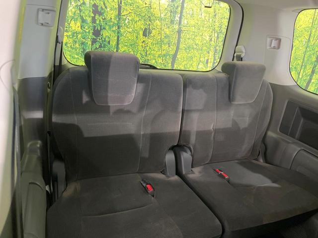 ヴォクシー X Lエディション 後席モニター 純正HDDナビ 電動スライドドア 禁煙車 スマートキー HIDヘッド デュアルエアコン CD/DVD再生 フルセグTV 15インチアルミホイール 8人乗り(10枚目)