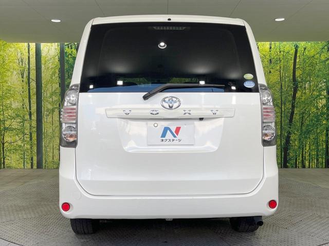 ヴォクシー X Lエディション 後席モニター 純正HDDナビ 電動スライドドア 禁煙車 スマートキー HIDヘッド デュアルエアコン CD/DVD再生 フルセグTV 15インチアルミホイール 8人乗り(16枚目)