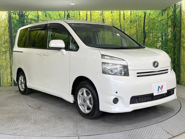 ヴォクシー X Lエディション 後席モニター 純正HDDナビ 電動スライドドア 禁煙車 スマートキー HIDヘッド デュアルエアコン CD/DVD再生 フルセグTV 15インチアルミホイール 8人乗り(17枚目)