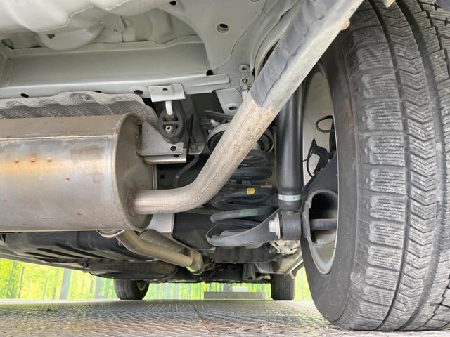 ヴォクシー X Lエディション 後席モニター 純正HDDナビ 電動スライドドア 禁煙車 スマートキー HIDヘッド デュアルエアコン CD/DVD再生 フルセグTV 15インチアルミホイール 8人乗り(22枚目)