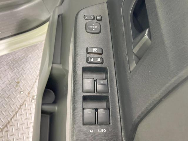 ヴォクシー X Lエディション 後席モニター 純正HDDナビ 電動スライドドア 禁煙車 スマートキー HIDヘッド デュアルエアコン CD/DVD再生 フルセグTV 15インチアルミホイール 8人乗り(26枚目)