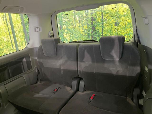 ヴォクシー X Lエディション 後席モニター 純正HDDナビ 電動スライドドア 禁煙車 スマートキー HIDヘッド デュアルエアコン CD/DVD再生 フルセグTV 15インチアルミホイール 8人乗り(32枚目)
