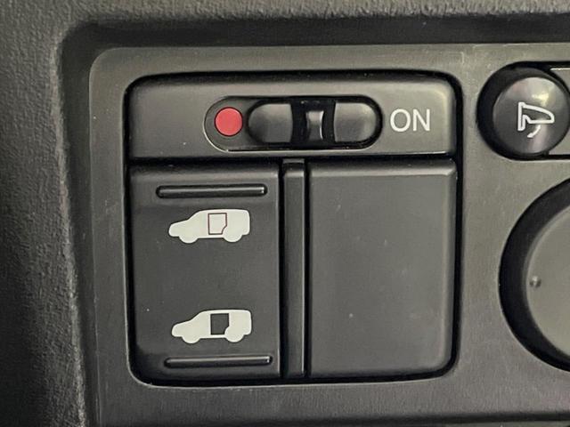 フリード Ｇ　Ｌパッケージ　後席モニター　メーカーＨＤＤナビ　バックカメラ　禁煙車　ＥＴＣ　オートエアコン　ＣＤ／ＤＶＤ再生　地デジＴＶ　ステアリングスイッチ　７人乗り　ウインカーミラー　２列目キャプテンシート（6枚目）