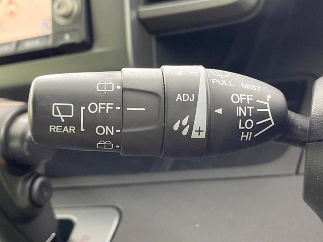 フリード Ｇ　Ｌパッケージ　後席モニター　メーカーＨＤＤナビ　バックカメラ　禁煙車　ＥＴＣ　オートエアコン　ＣＤ／ＤＶＤ再生　地デジＴＶ　ステアリングスイッチ　７人乗り　ウインカーミラー　２列目キャプテンシート（26枚目）