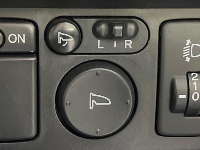 フリード Ｇ　Ｌパッケージ　後席モニター　メーカーＨＤＤナビ　バックカメラ　禁煙車　ＥＴＣ　オートエアコン　ＣＤ／ＤＶＤ再生　地デジＴＶ　ステアリングスイッチ　７人乗り　ウインカーミラー　２列目キャプテンシート（29枚目）