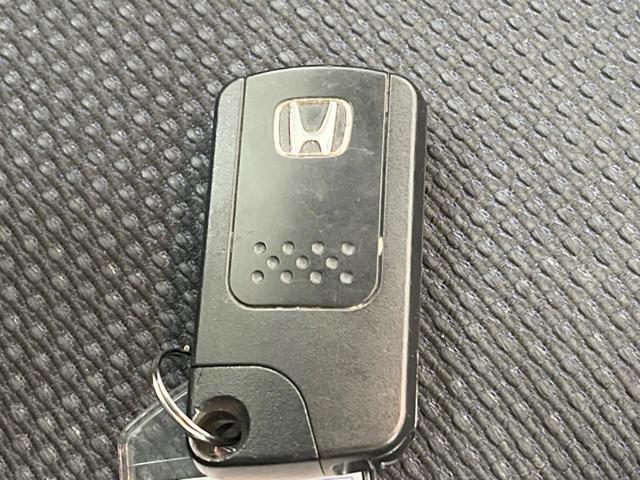 ステップワゴン スパーダＳ　ＨＤＤナビ　スマートスタイルＥＤ　両側電動スライドドア　純正ＨＤＤナビ　バックカメラ　禁煙車　前後ドラレコ　スマートキー　ＨＩＤヘッド　ＥＴＣ　純正１６インチアルミ　オートエアコン　ＣＤ／ＤＶＤ再生（7枚目）