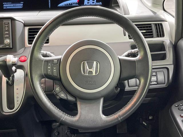 ステップワゴン スパーダＳ　ＨＤＤナビ　スマートスタイルＥＤ　両側電動スライドドア　純正ＨＤＤナビ　バックカメラ　禁煙車　前後ドラレコ　スマートキー　ＨＩＤヘッド　ＥＴＣ　純正１６インチアルミ　オートエアコン　ＣＤ／ＤＶＤ再生（12枚目）