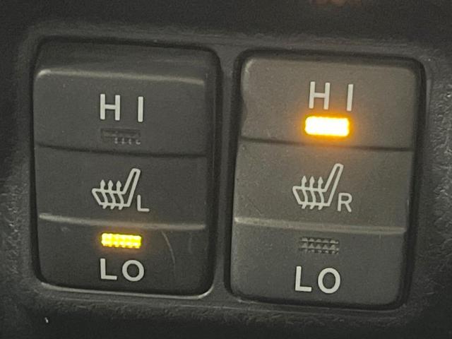 ヴォクシー ハイブリッドＺＳ　煌ＩＩＩ　両側電動スライドドア　１０．５型純正ナビ　１２．１型後席モニター　バックカメラ　セーフティセンス　禁煙車　ハーフレザーシート　ドラレコ　コーナーセンサー　スマートキー　ＬＥＤヘッド　ＥＴＣ２．０（7枚目）