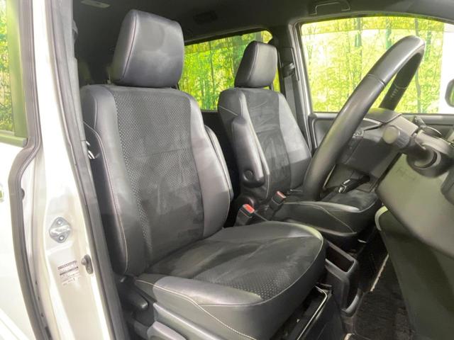 ヴォクシー ハイブリッドＺＳ　煌ＩＩＩ　両側電動スライドドア　１０．５型純正ナビ　１２．１型後席モニター　バックカメラ　セーフティセンス　禁煙車　ハーフレザーシート　ドラレコ　コーナーセンサー　スマートキー　ＬＥＤヘッド　ＥＴＣ２．０（8枚目）