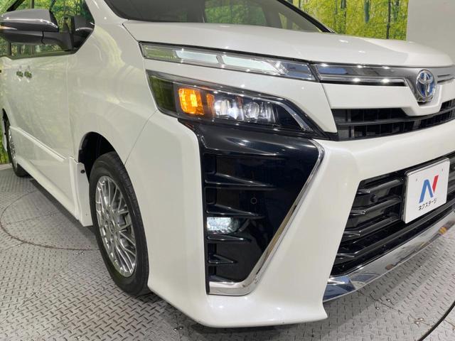 ヴォクシー ハイブリッドＺＳ　煌ＩＩＩ　両側電動スライドドア　１０．５型純正ナビ　１２．１型後席モニター　バックカメラ　セーフティセンス　禁煙車　ハーフレザーシート　ドラレコ　コーナーセンサー　スマートキー　ＬＥＤヘッド　ＥＴＣ２．０（13枚目）